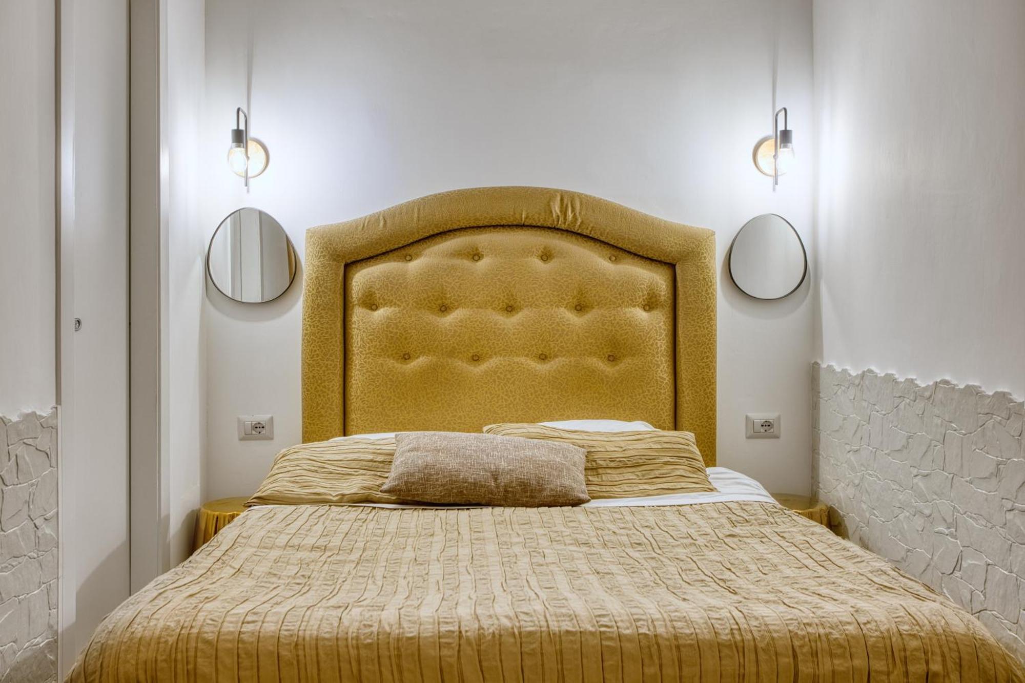 Отель Mini Loft Capocci - Rione Monti Рим Экстерьер фото